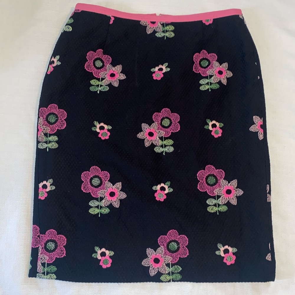 Cynthia Steffe Women's Skirt, Black Pink & Green, Embroidered Flowers size 6